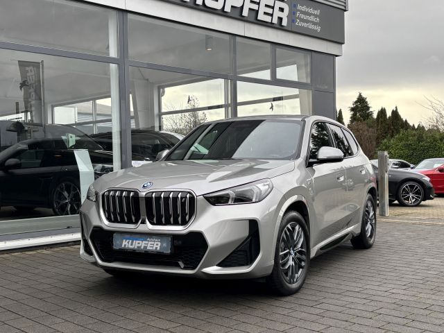 BMW iX1 xDrive30 Sportpaket AHK*ACC°360-elSitz*AdLED