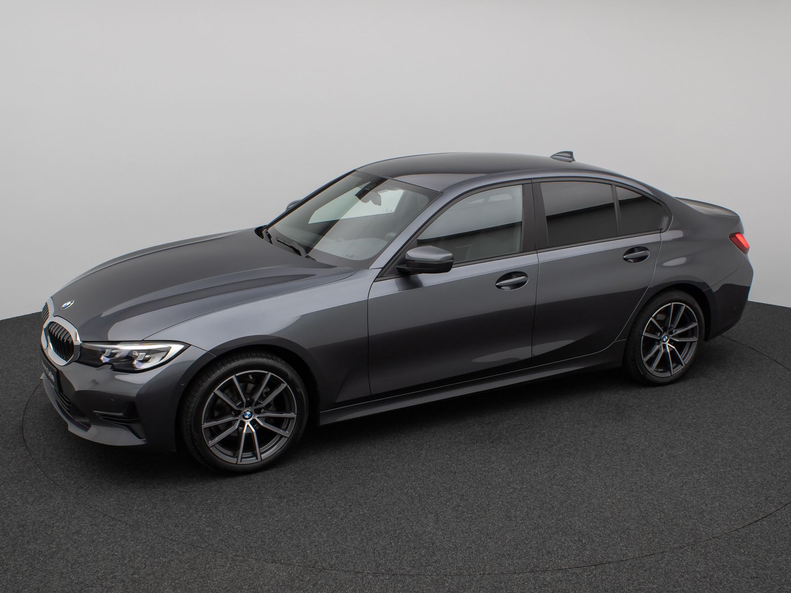 Fahrzeugabbildung BMW 318d Kamera DAB Sport Alarm Geschwindigkeitsreg