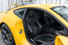 Fahrzeugabbildung Ferrari F12 Berlinetta Giallo Modena *MwSt./Scheckheft*
