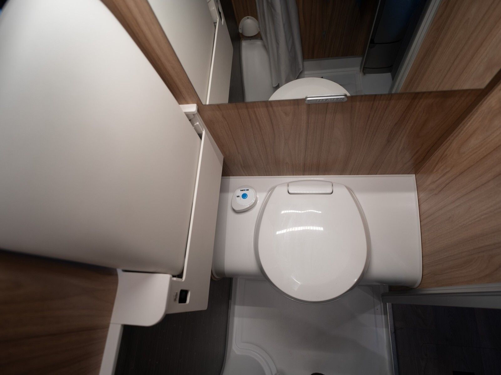 Fahrzeugabbildung HYMER / ERIBA / HYMERCAR Grand Canyon S Mercedes 4x4 Aufstelldach*Lithium