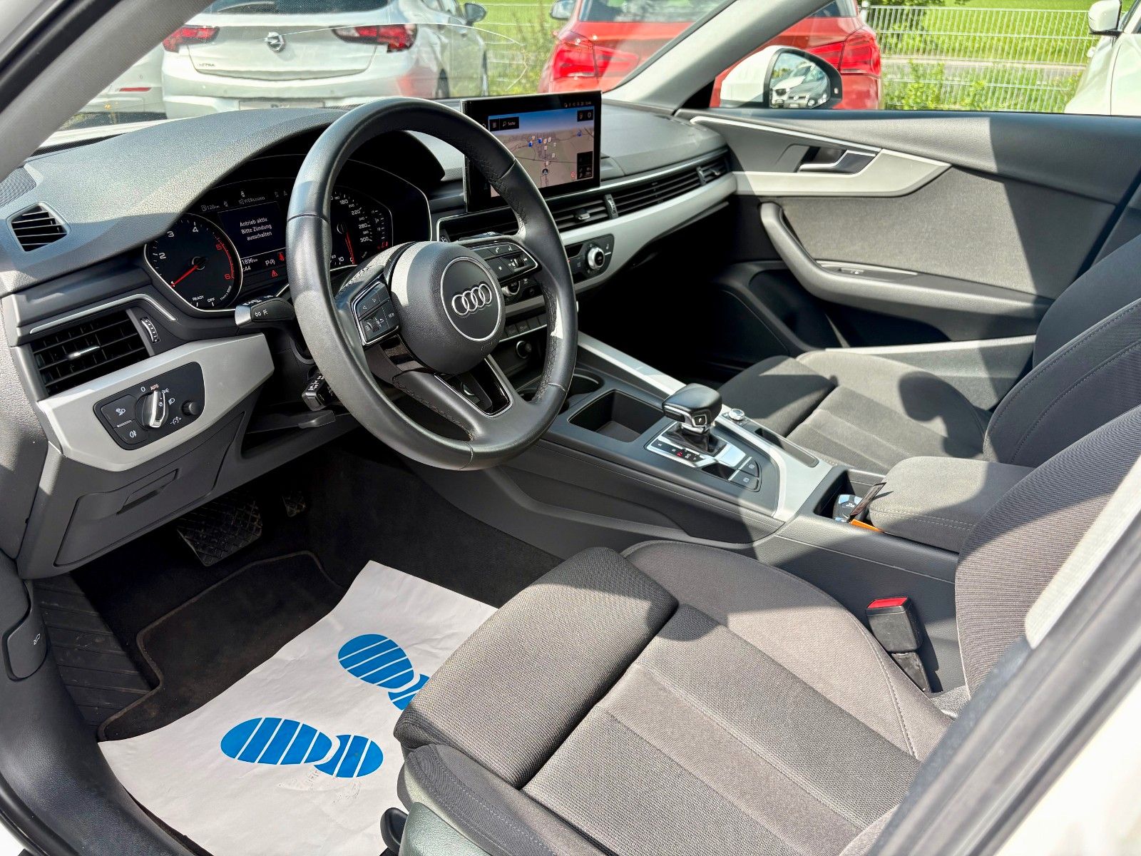 Fahrzeugabbildung Audi A4 Avant 35 TDI basis Navi AHK 1.HAND LED SPORTS