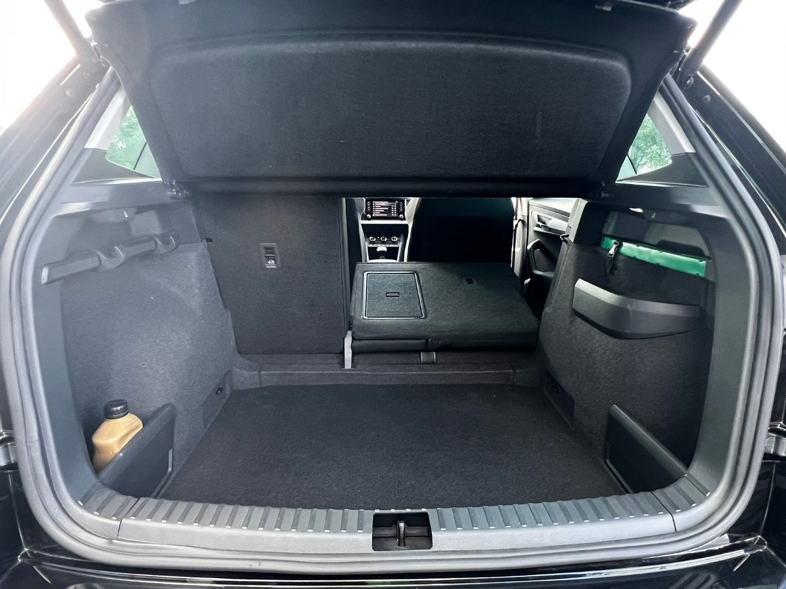 Fahrzeugabbildung SKODA Karoq 1.5 TSI DSG*RFK*SideAss*eHeck