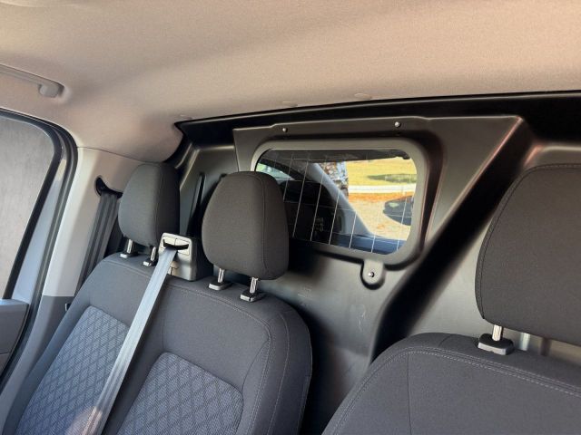T7 Transporter 2.0 TDI Kasten LR Klima AHK Navi