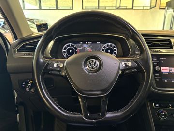 Volkswagen Tiguan - 12