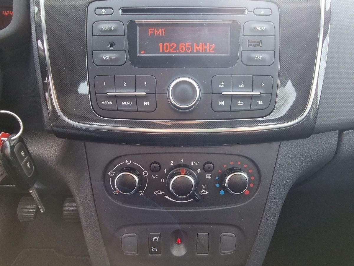 Fahrzeugabbildung Dacia Sandero Comfort SCe 75