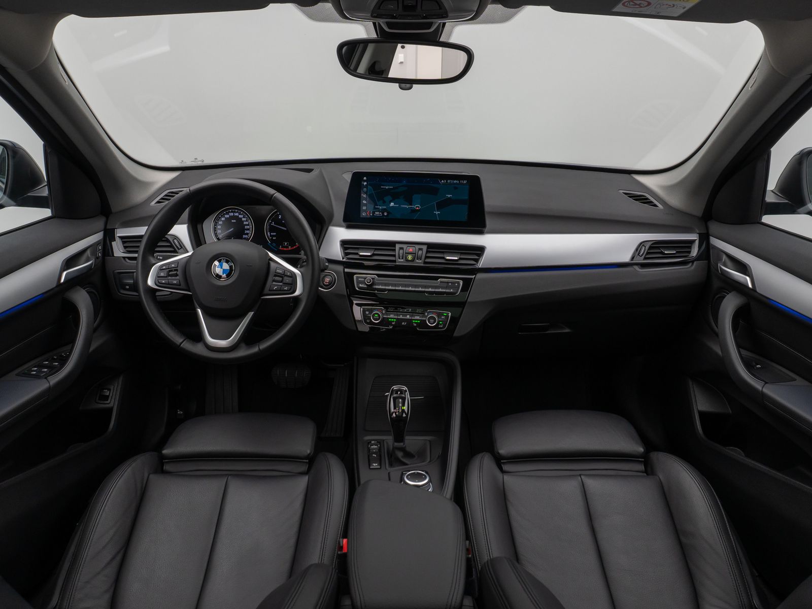 Fahrzeugabbildung BMW X1 xD20d ACC Kamera HUD DAB Memory Leder Panoram