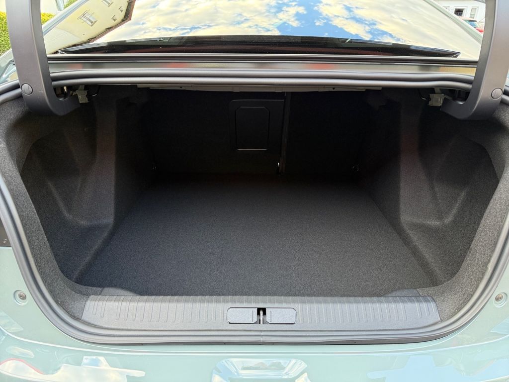 Fahrzeugabbildung Citroën C4 X Benziner 130 MAX