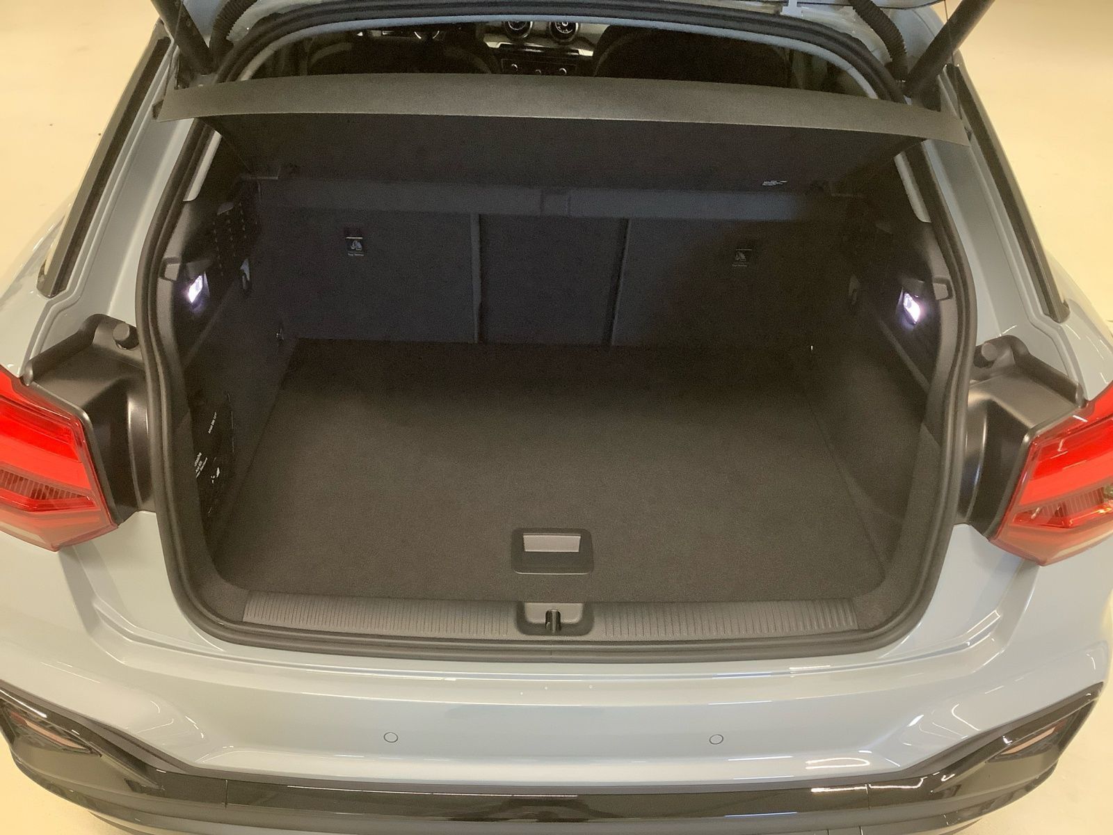 Q2 S line 35 TFSI,Kamera,Navi,PDC Plus,Matrix LE