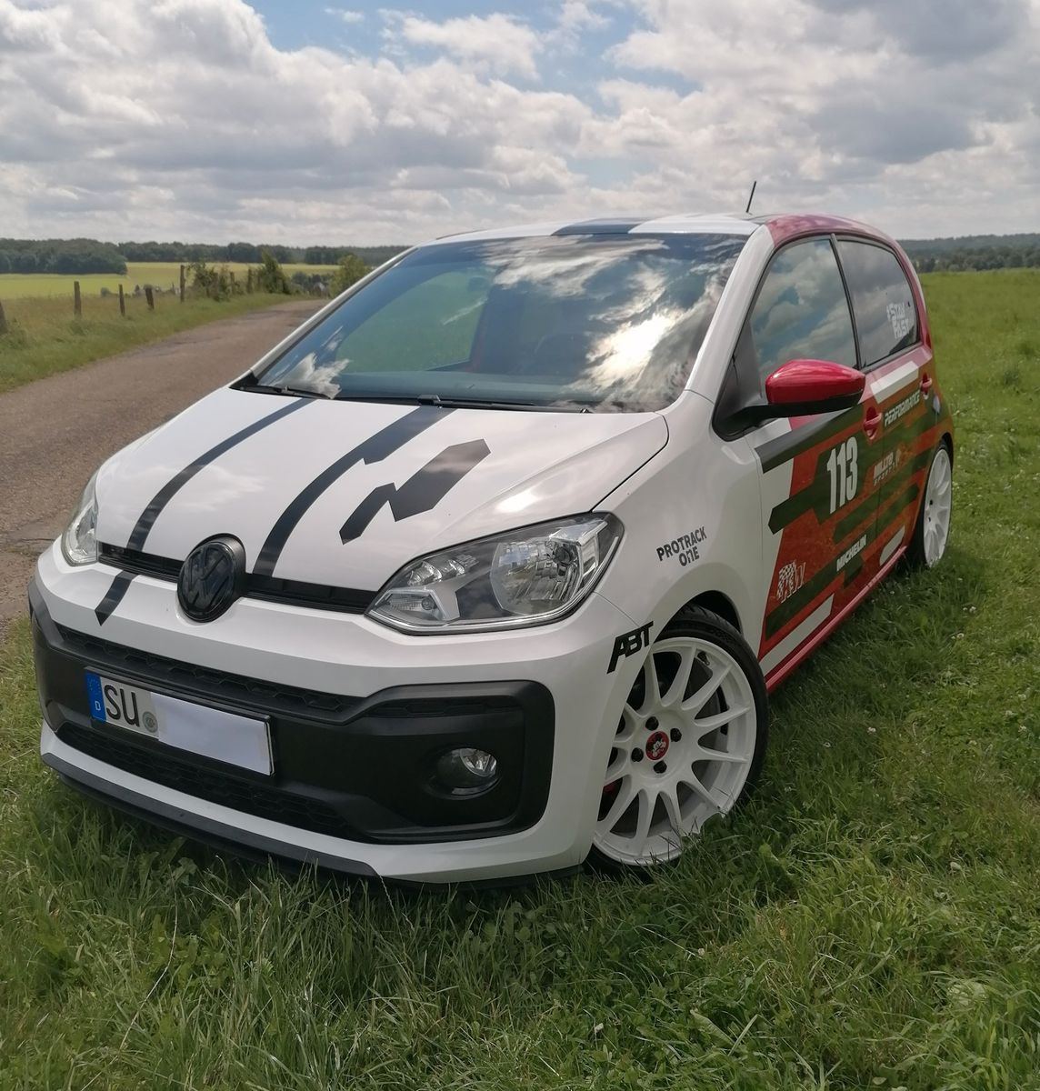 VW up! 1.0 TSI high up! GTI 140PS