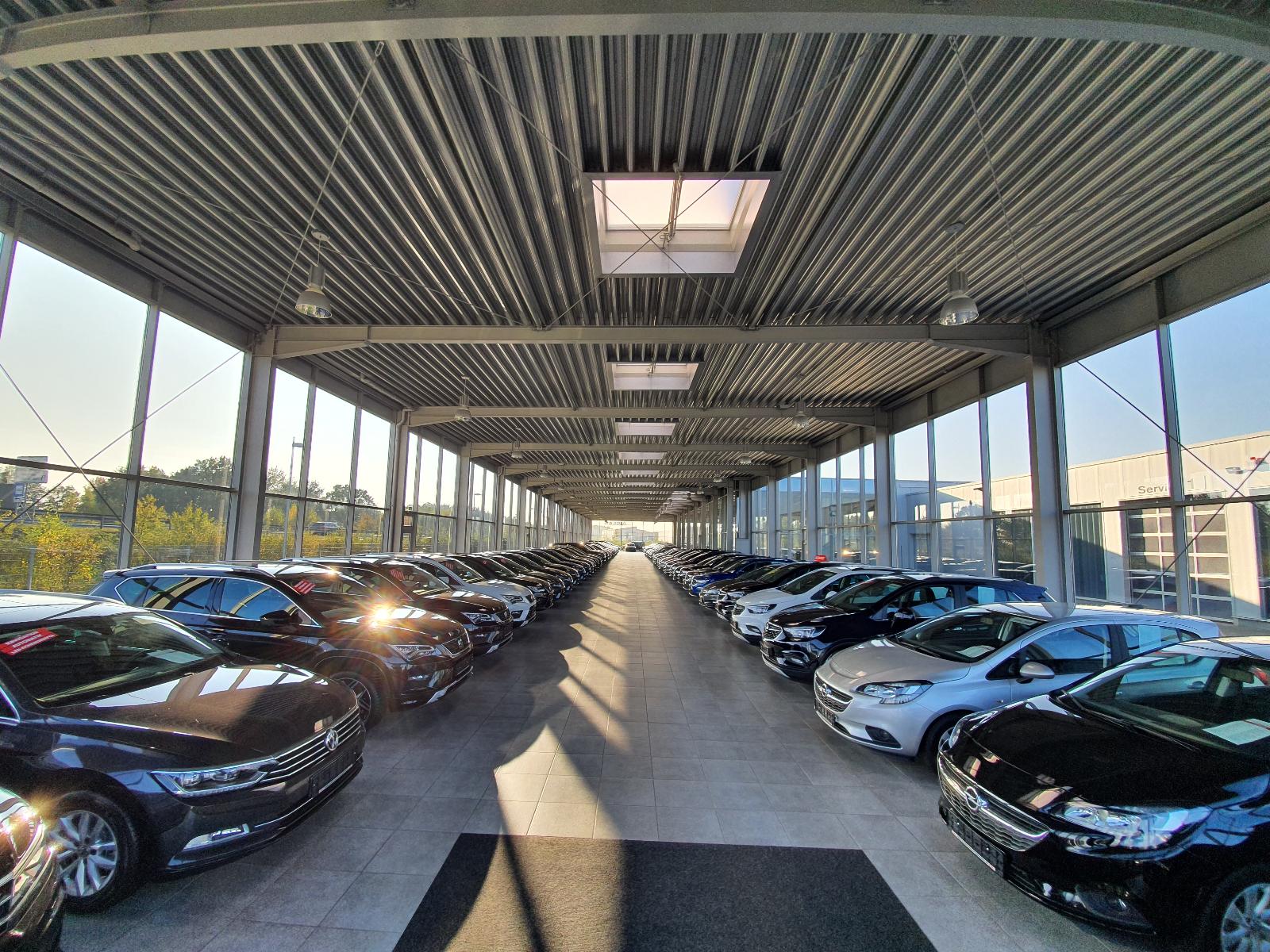 showroom-image-bottom