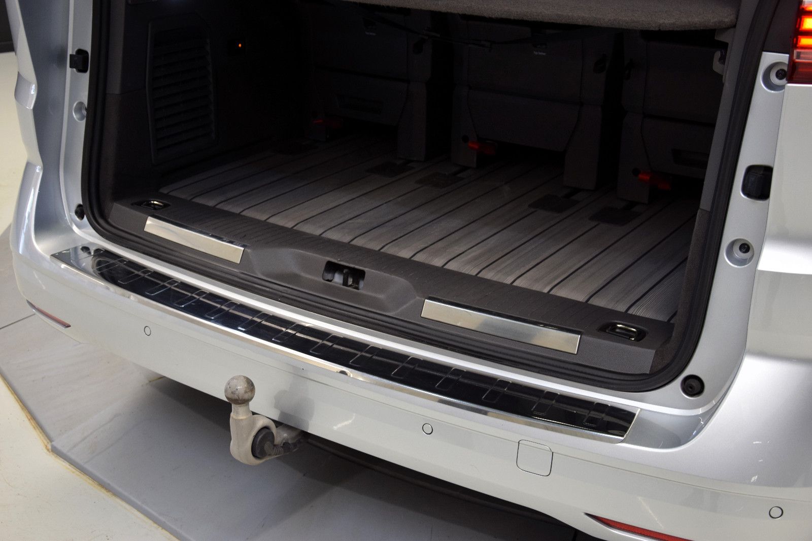 Fahrzeugabbildung Volkswagen T7 Multivan Style lang h/k ACC HuD Stndhz Matrix
