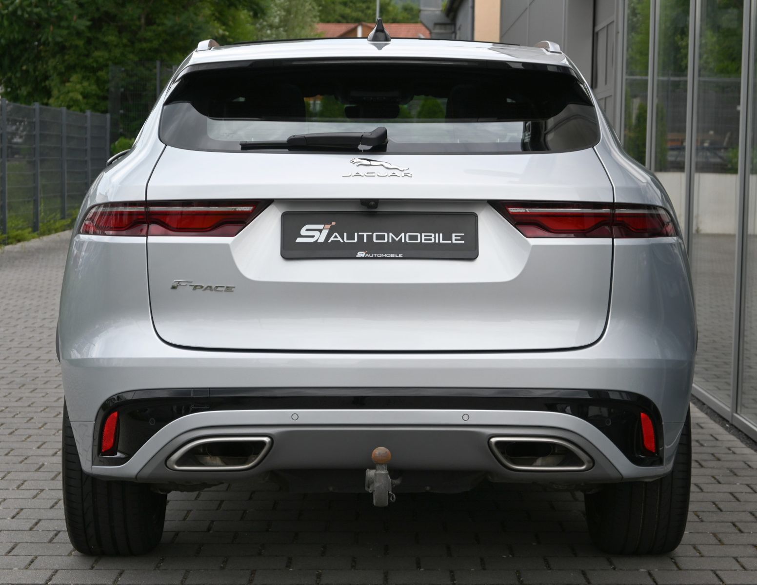 Fahrzeugabbildung Jaguar F-Pace D300 R-DYNAMIC SE AWD °ACC°AHK°HUD°PANO°