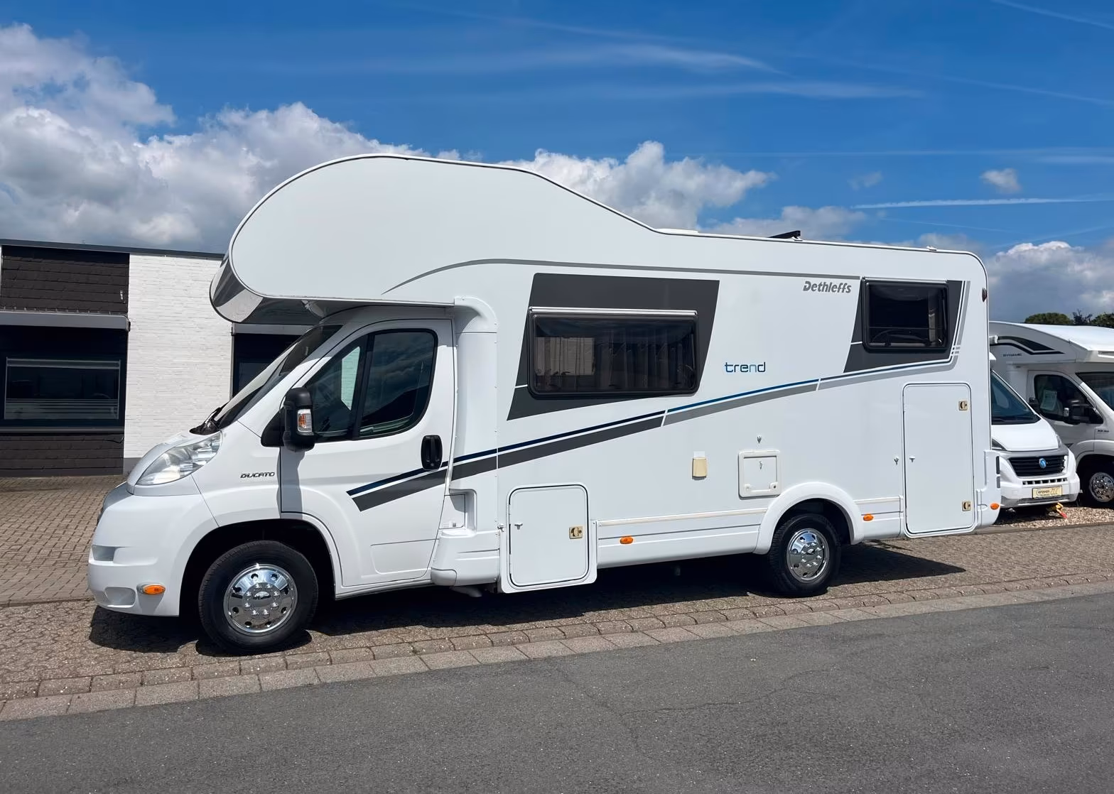 Dethleffs A 6977 - Festbett - 2 x Klima - AHK -