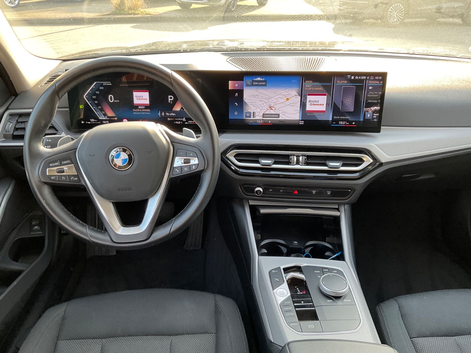 Fahrzeugabbildung BMW 318d Touring,AHK,Carplay,Sitzheizung,Isofix