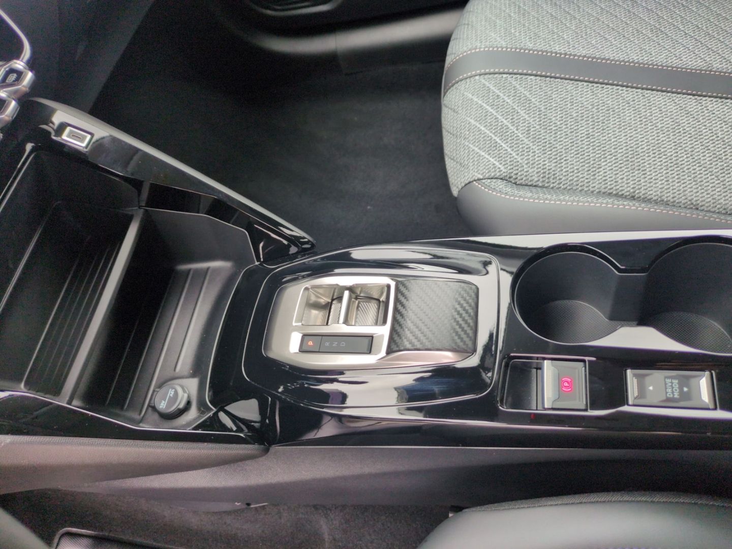 Peugeot 208 - Bild 20