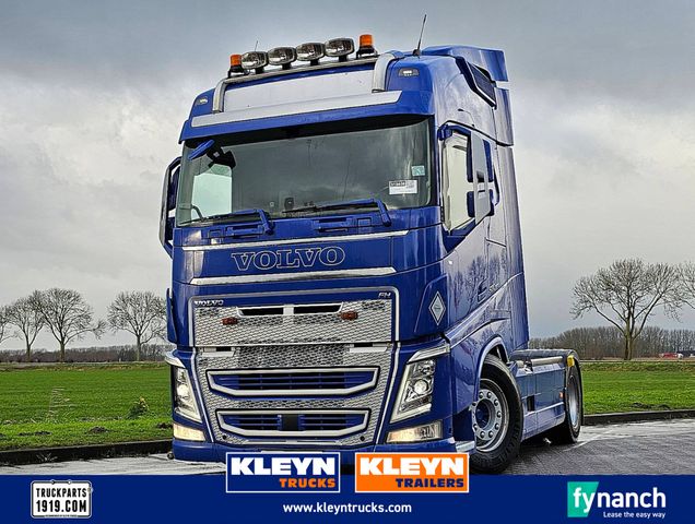 Volvo FH 500 LEATHER SKIRTS