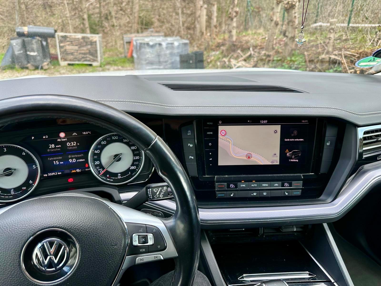 Volkswagen Touareg 3.0 V6 TDi, R-Line 4Motion, Leder, LED
