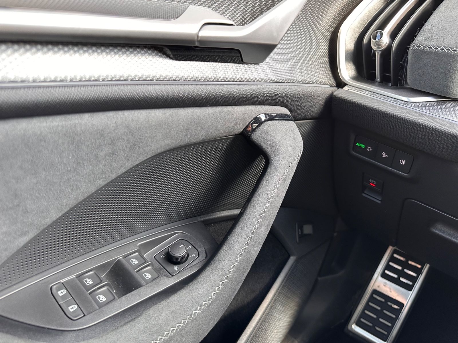 Fahrzeugabbildung SKODA Kodiaq 2.0 TDI 4x4 Sportline Matrix/AHK/Pano/7
