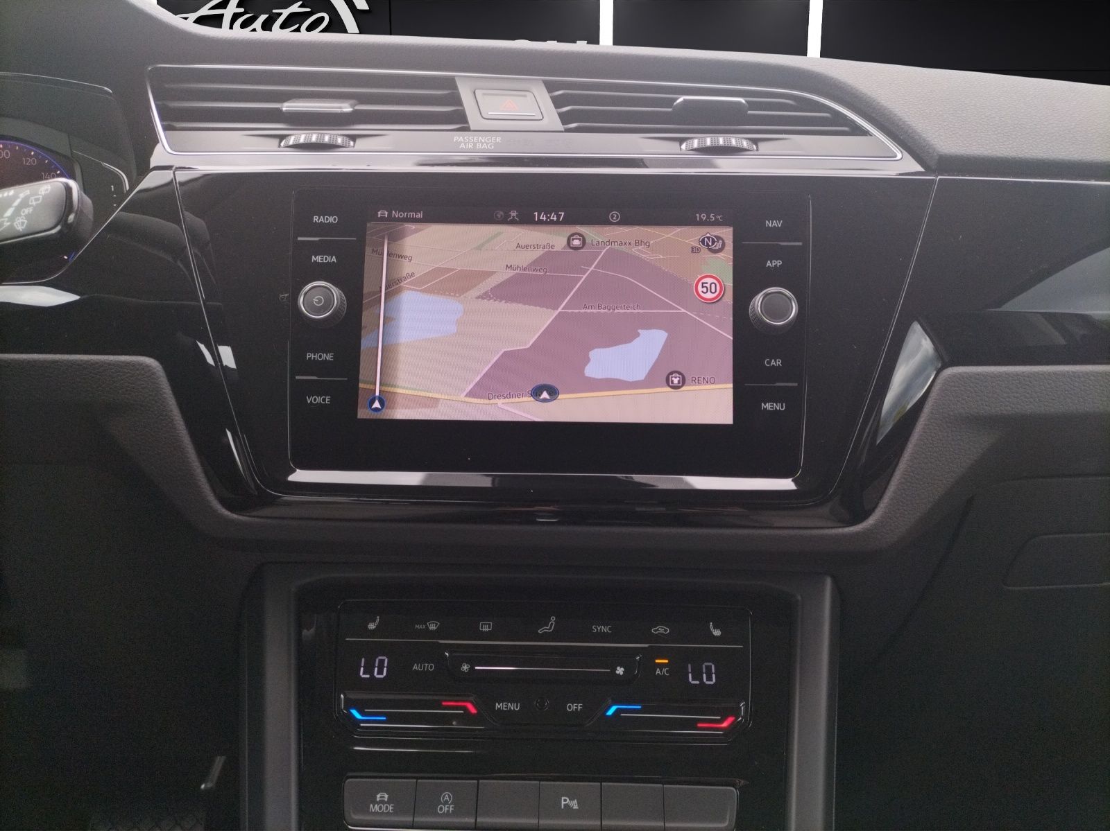 Fahrzeugabbildung Volkswagen Touran TDI Highline DSG LED AHK Navi AID ACC RFK