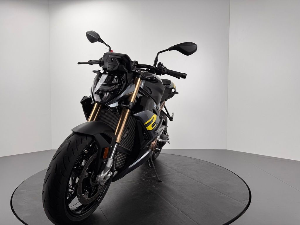 Fahrzeugabbildung BMW S1000 R *NEUWERTIGER *1. HAND