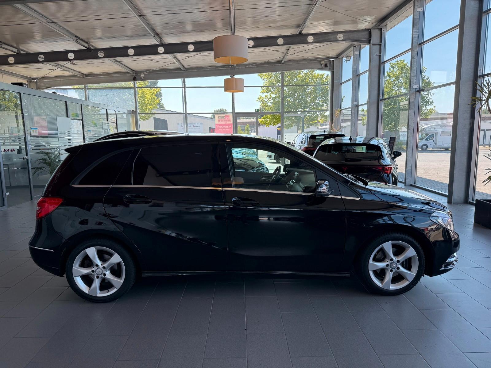 Mercedes-Benz B 180 CDI Navi SHZ el.AHK 17 Zoll PDC