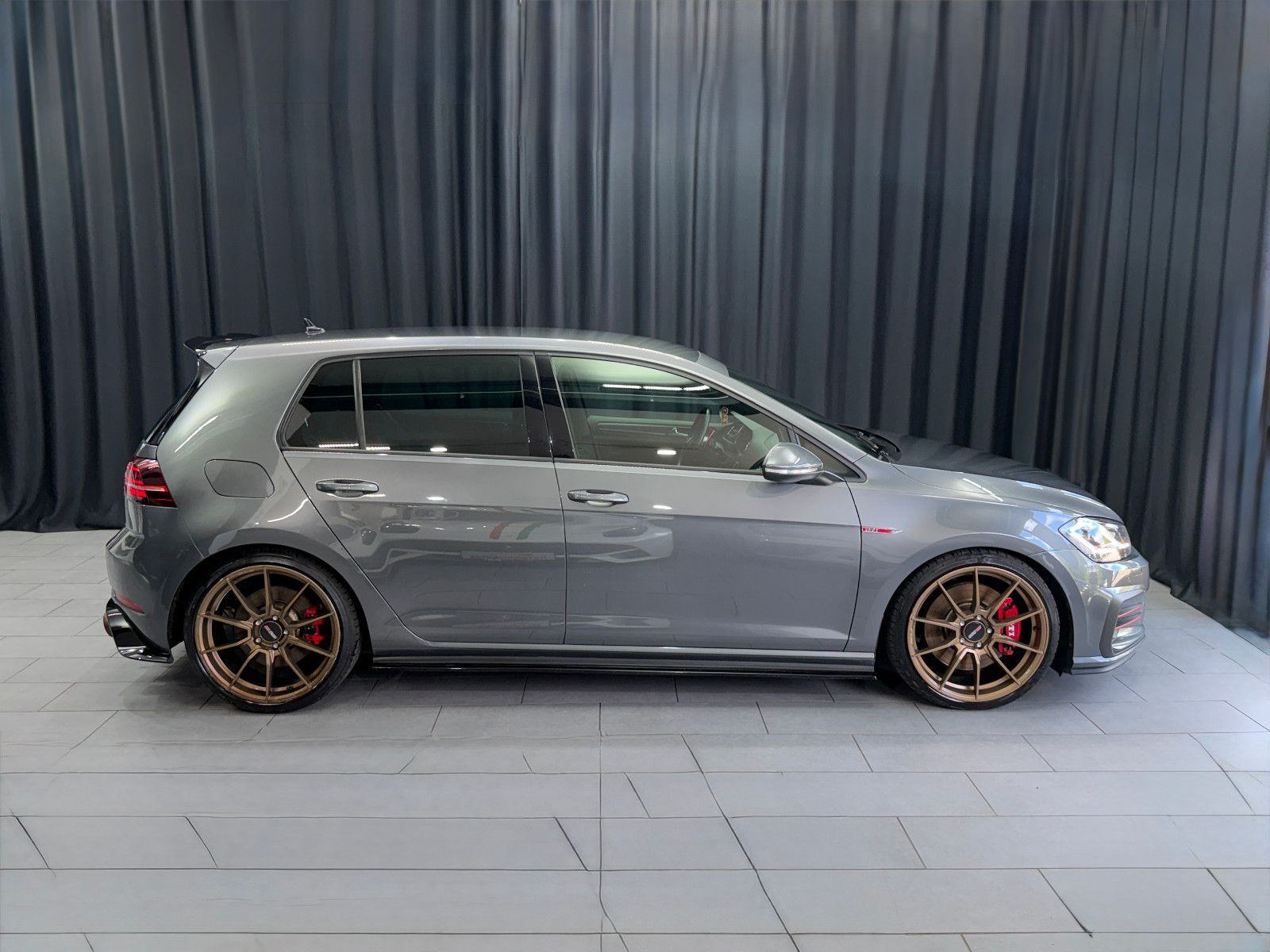 Fahrzeugabbildung Volkswagen Golf VII GTI Performance |APR|DSG|LED|MAXTON