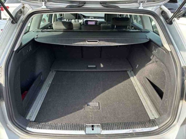 Volkswagen Passat Variant - Bild 16