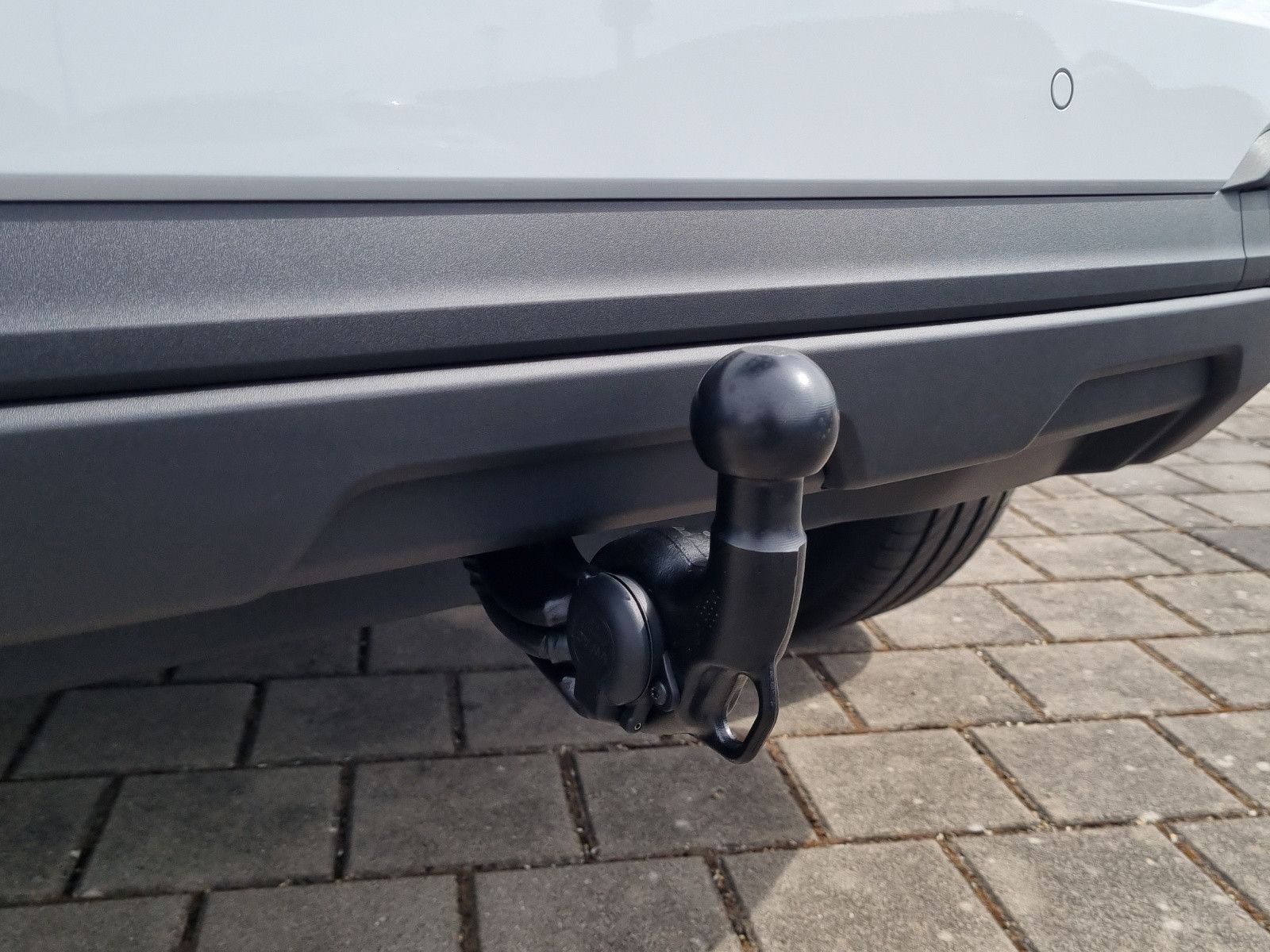 Fahrzeugabbildung SKODA Kamiq Balance 1,5 TSI AHK Simply Clever Black