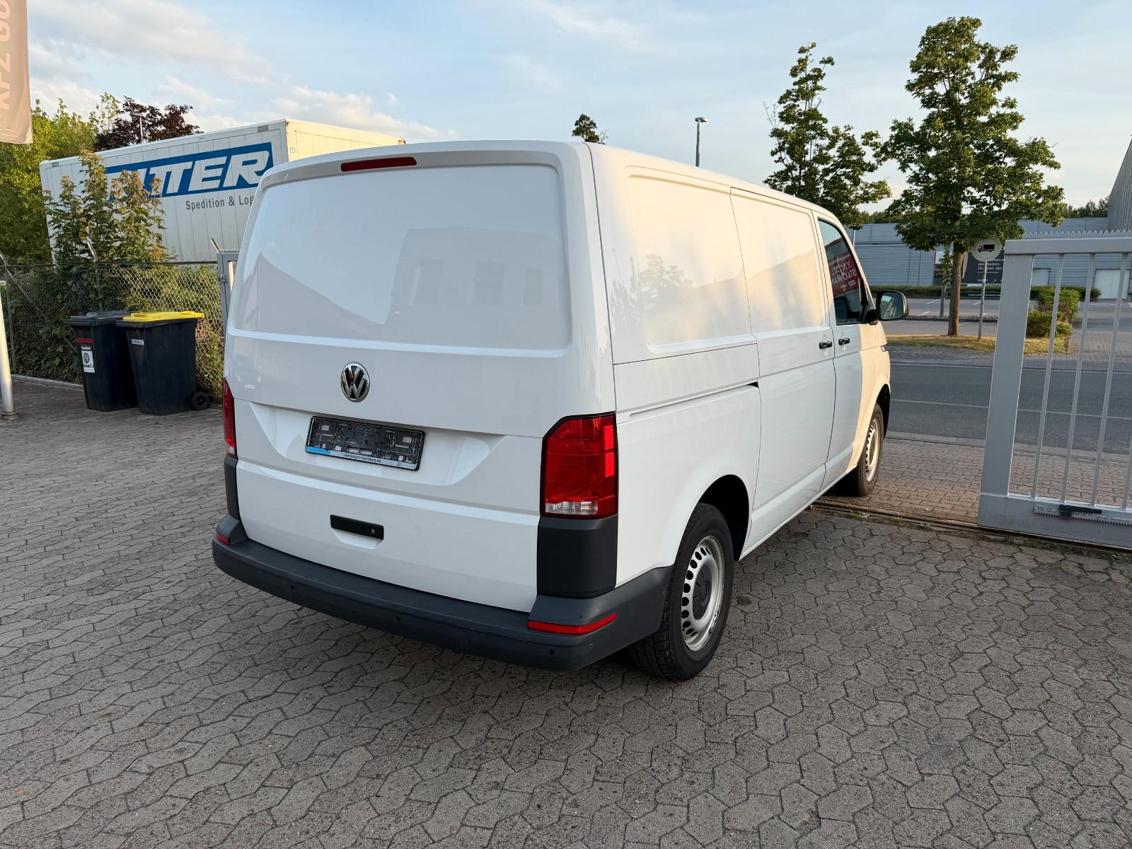 Volkswagen T6.1 Transporter DSG*PDC*SHZ*3 SITZE*KLIMA*ACC