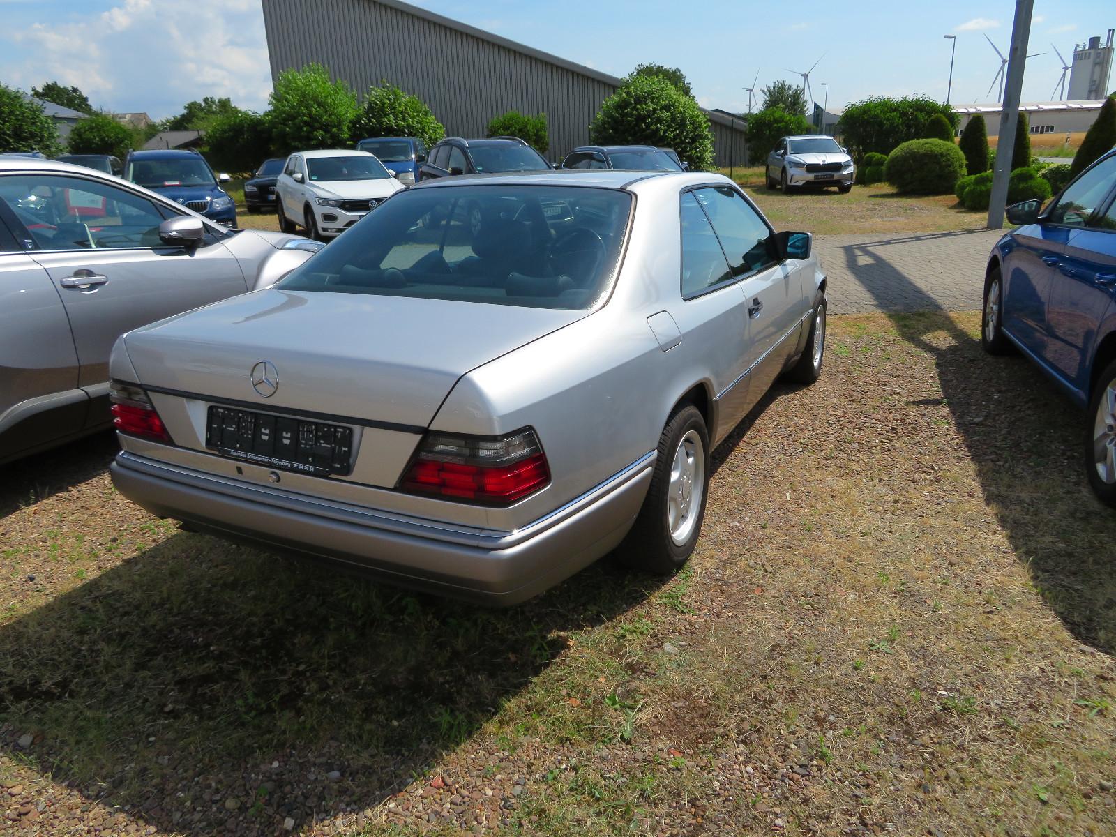 Mercedes-Benz CE 220