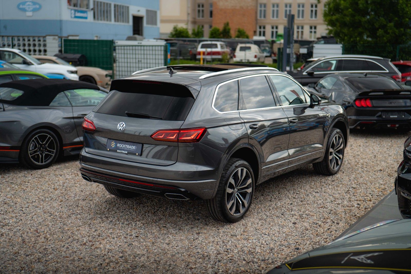 Fahrzeugabbildung Volkswagen Touareg V6 R-Line+ 4Motion *Pano*Matrix*DAB*19%*