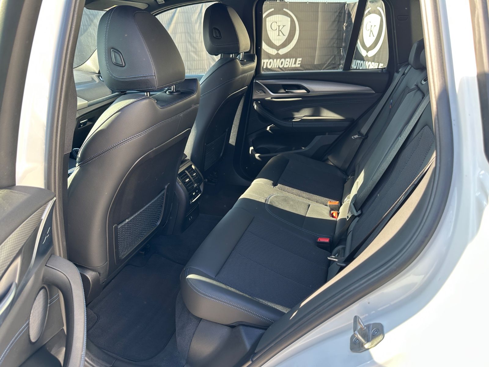 Fahrzeugabbildung BMW X3 xDrive30e M-Sport/Navi/Head-Up/LED/AHK