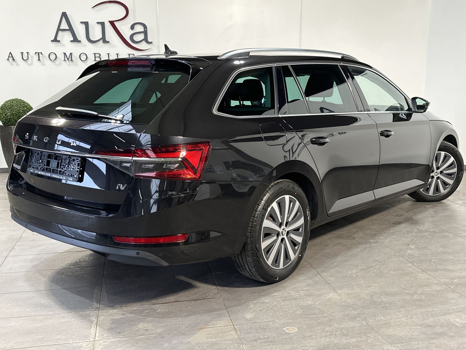 Fahrzeugabbildung SKODA Superb Combi 1.4 TSI DSG Style iV NAV+LED+ACC+PP