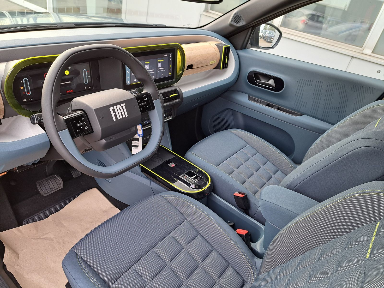 Fahrzeugabbildung Fiat Grande Panda La Prima Hybrid AUTOM. SITZHEIZUNG