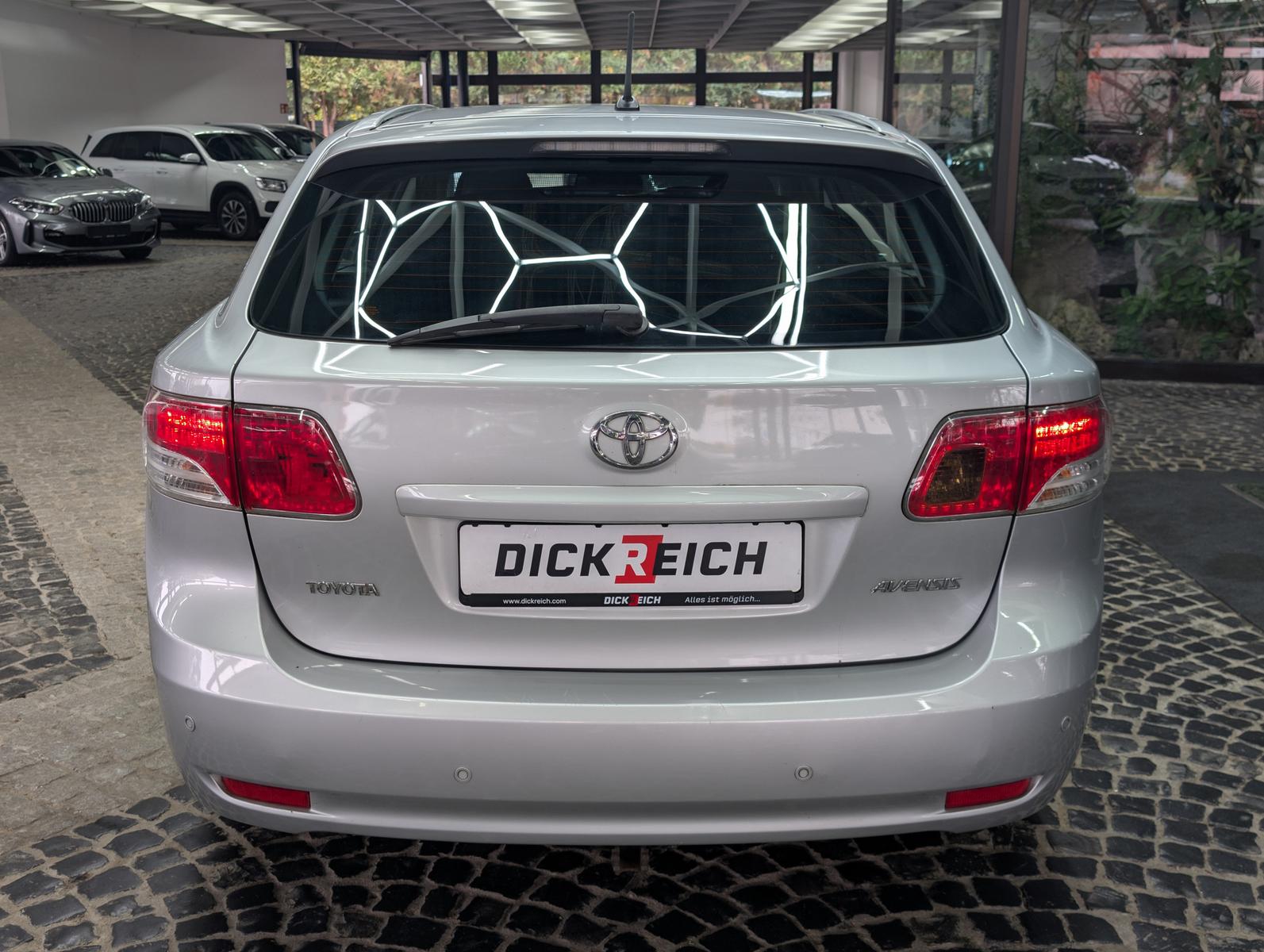 Toyota Avensis 2010 — photo 7