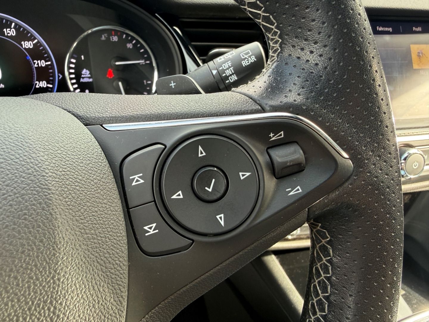 Fahrzeugabbildung Opel Insignia B Sports Tourer Ultimate mit AHK