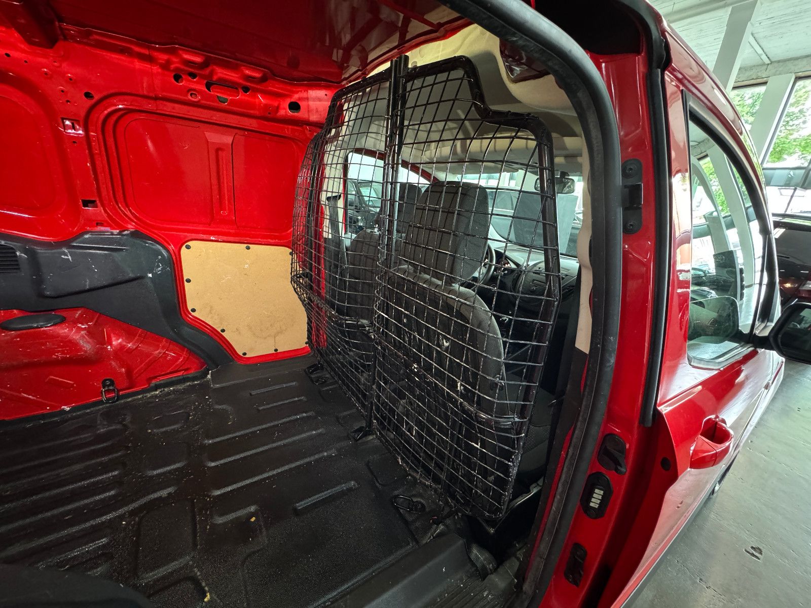 Fahrzeugabbildung Ford Tourneo Courier 1.5 TDCI TREND SERVICE & TÜV NEU