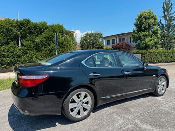 Lexus LS 600 - 5
