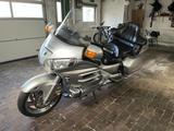 Honda Goldwing GL 1800 - KICKSTARTER