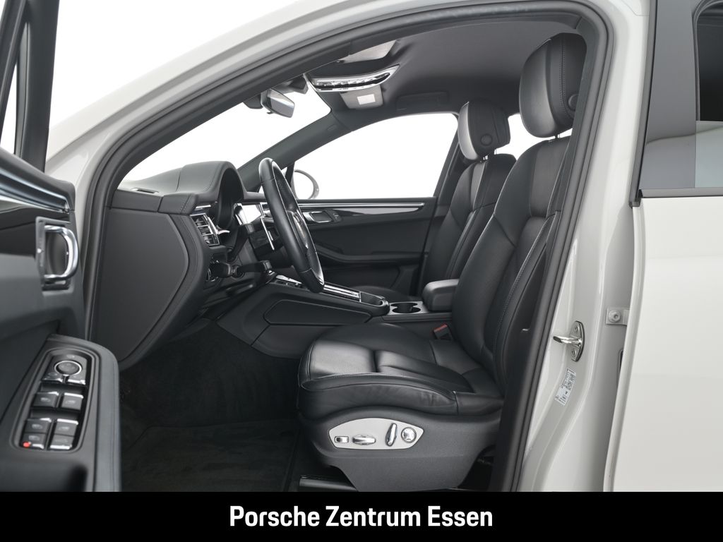 PORSCHE Macan 2022