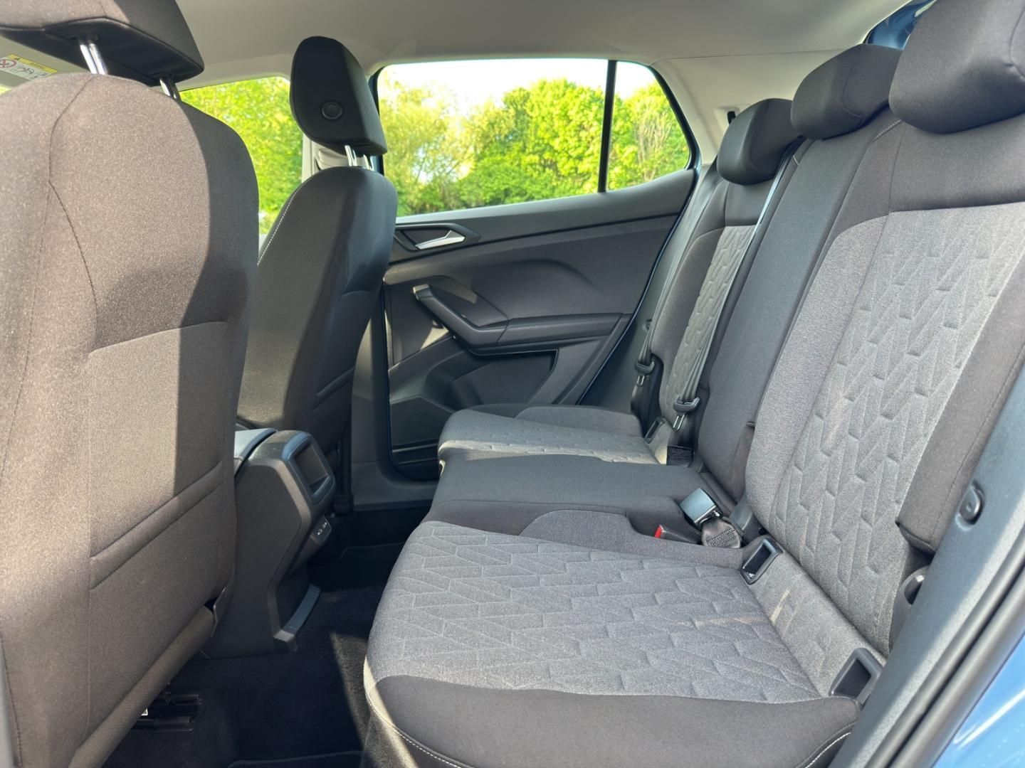 Fahrzeugabbildung Volkswagen T-Cross 1.0 TSI 70 kW Life LED,Navi,SHZ,ACC,PDC