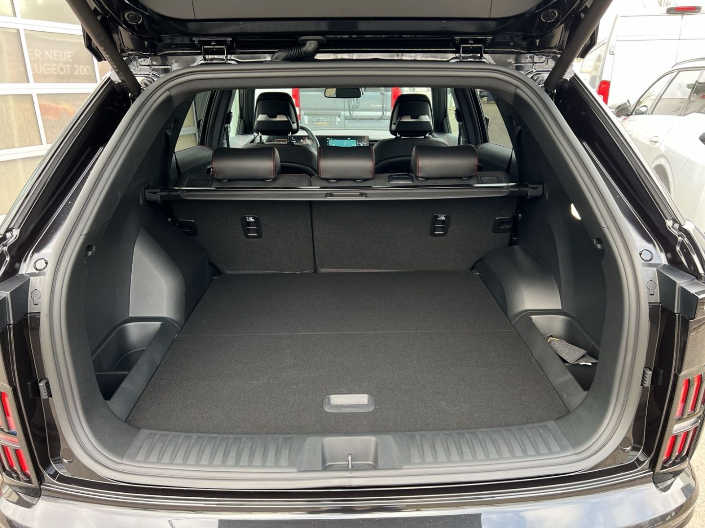 Fahrzeugabbildung KGM Actyon Lux Navi Leder ACC El. Heckklappe CarPlay