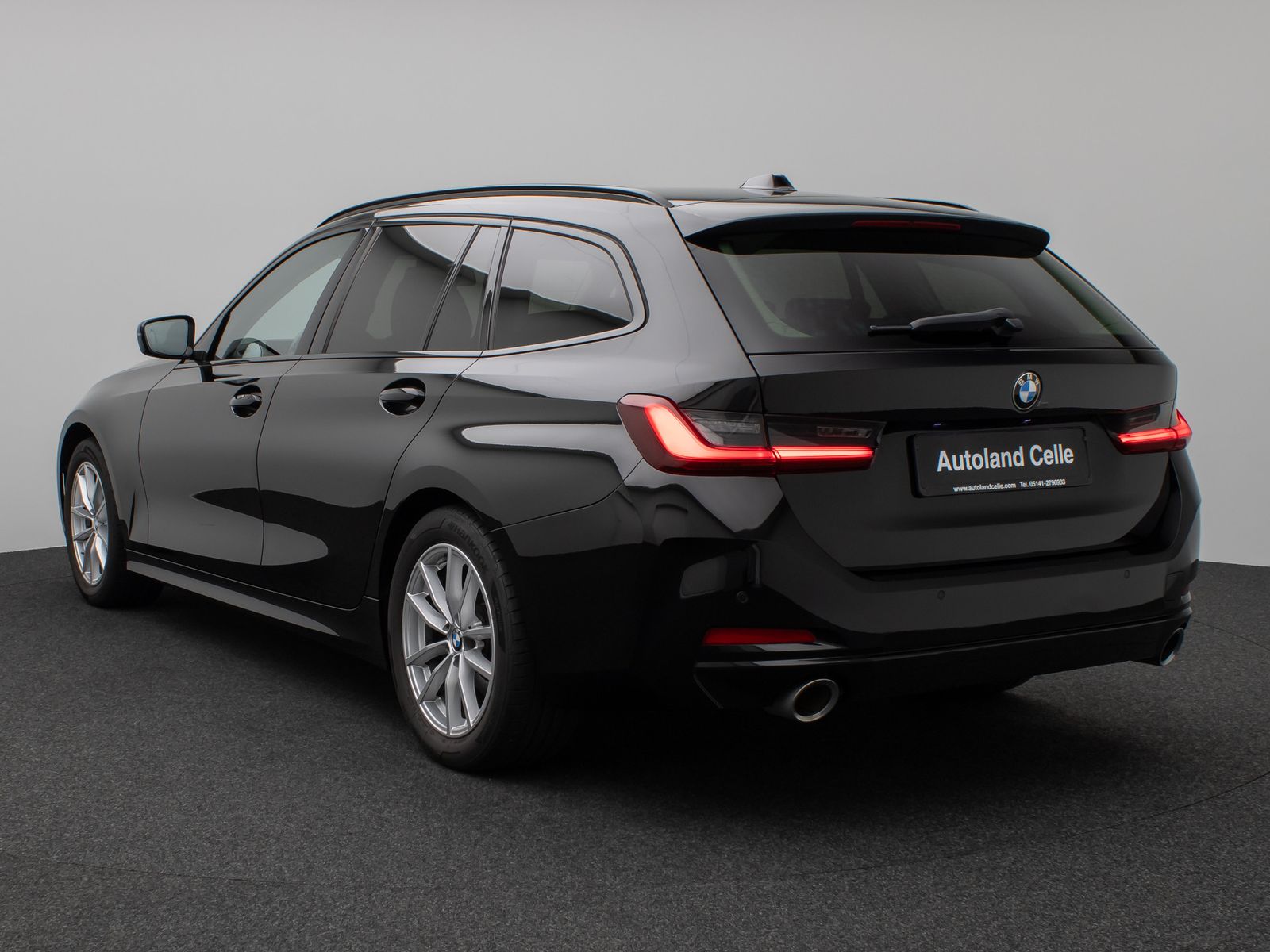 Fahrzeugabbildung BMW 320i HUD DAB Leder Alarm Sport Driving Assistent