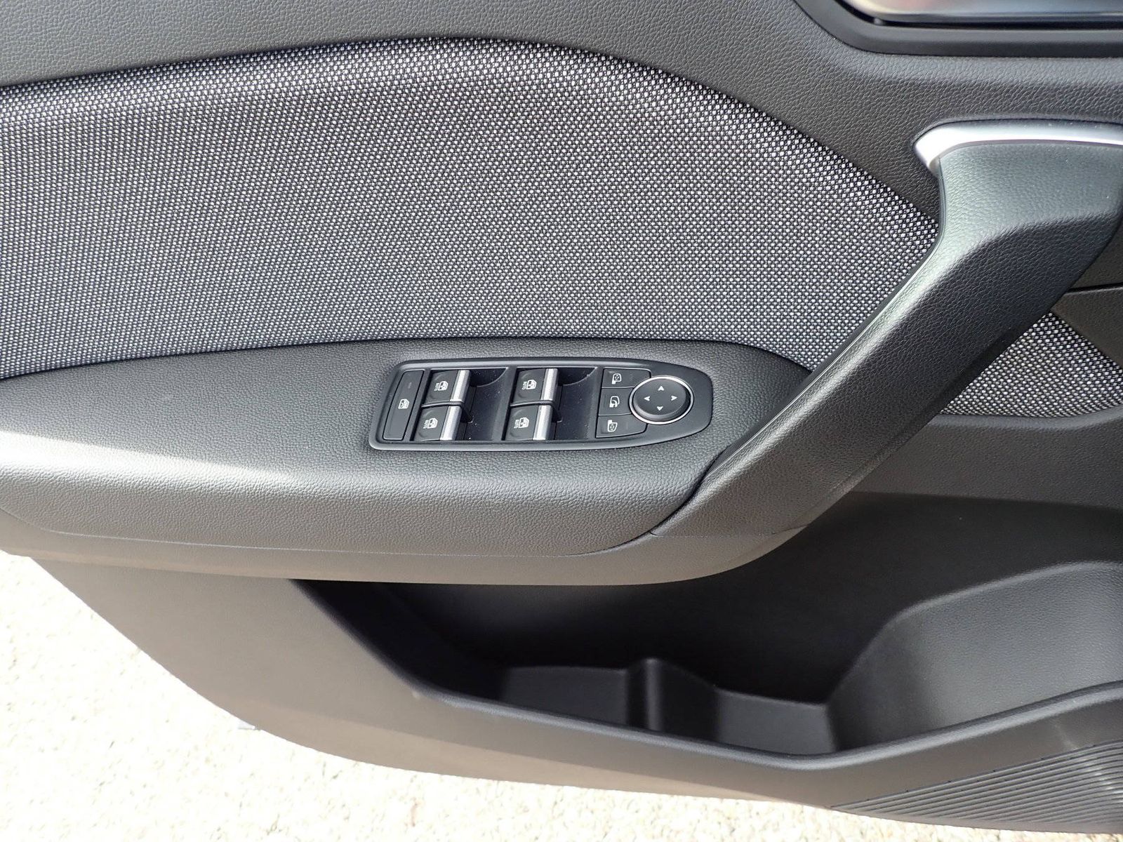 Fahrzeugabbildung Renault Captur Techno Mild Hybrid 140