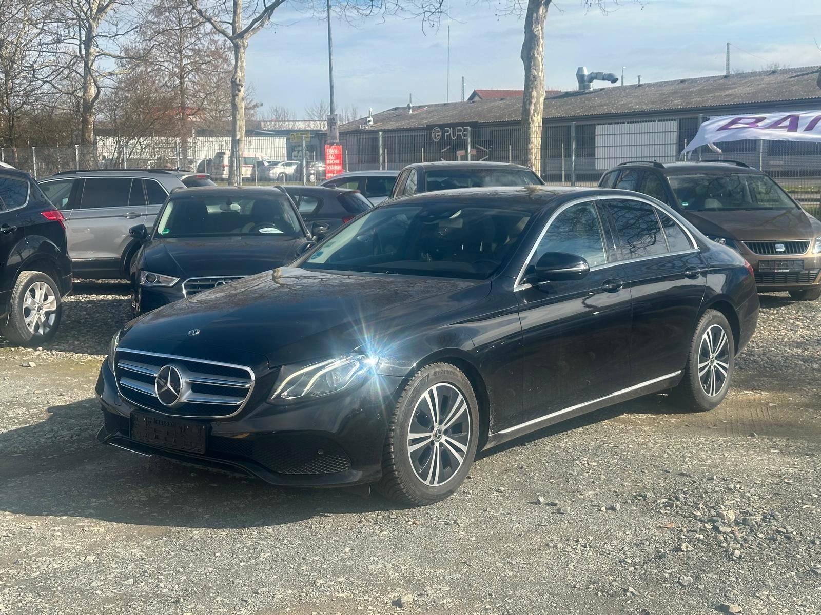 Mercedes-Benz E 300 D*PANO*NAVI*HUD*AHK*