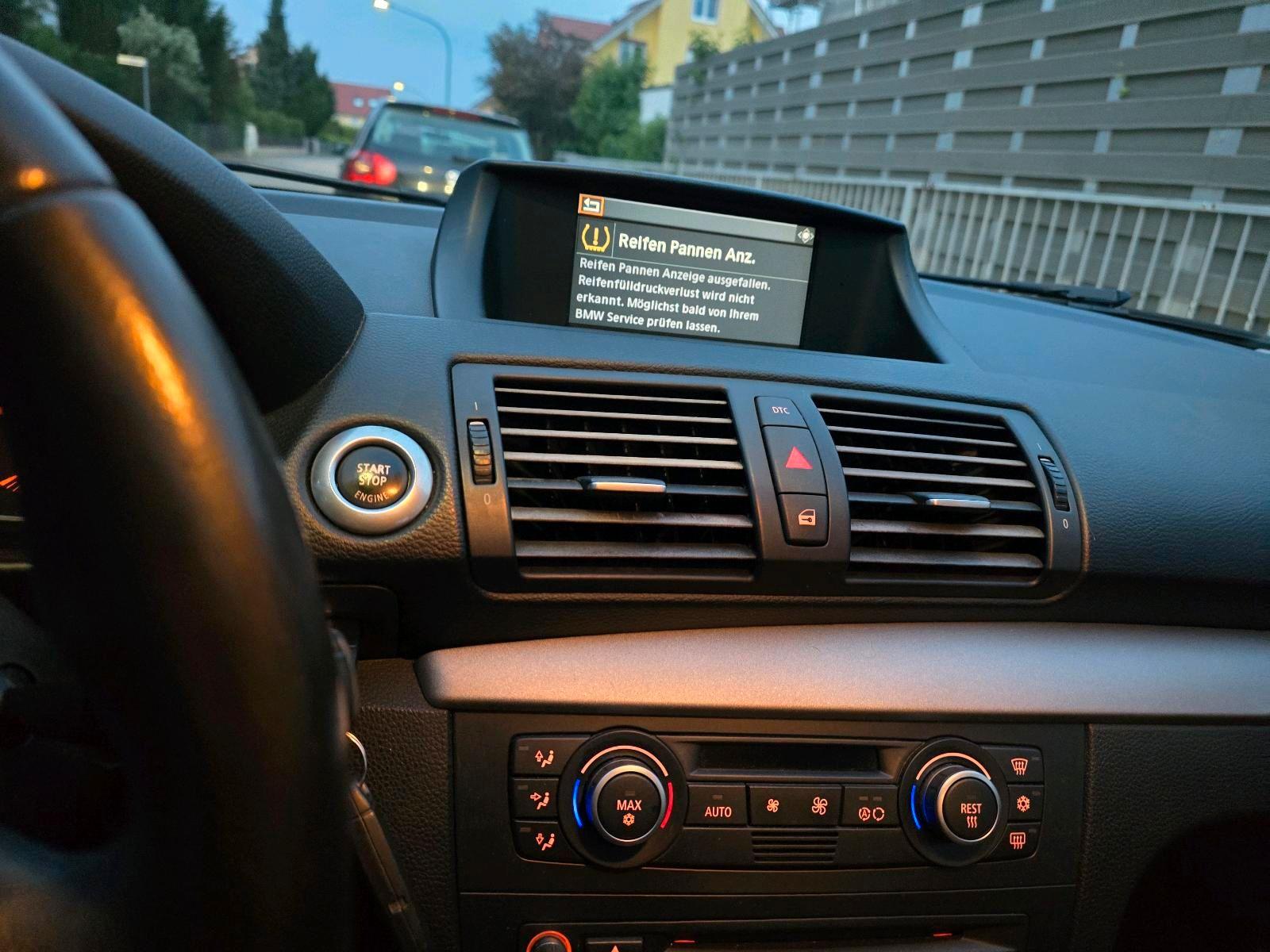 BMW 116 2009 — rear view