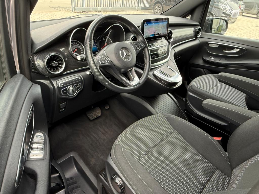 Mercedes-Benz V 220