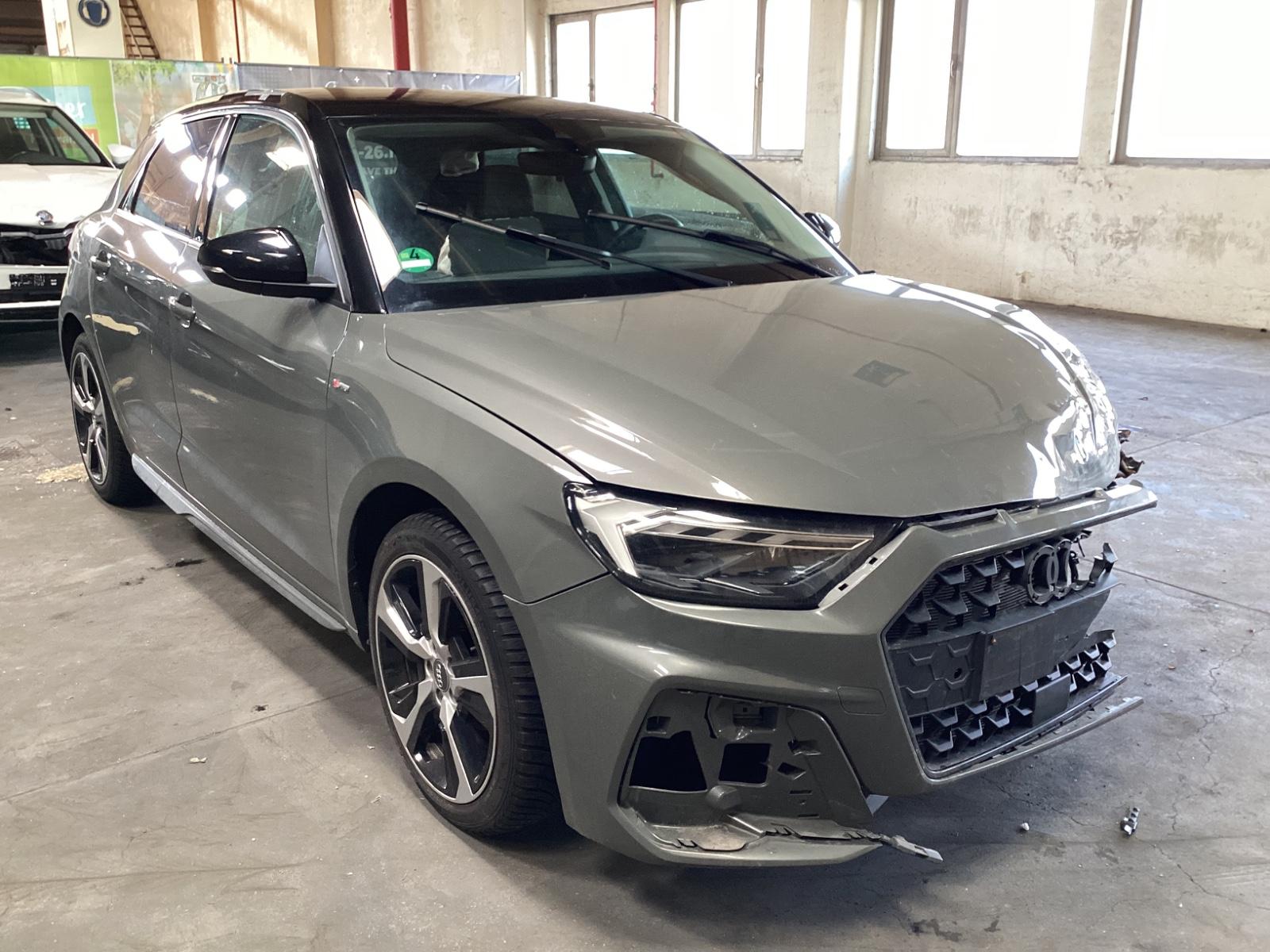 Audi A1 Sportback 25 TFSI S line