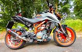 KTM Duke 390 - KTM DUKE 390