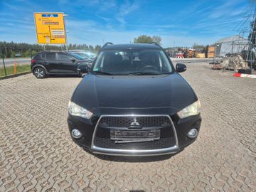 Mitsubishi Outlander - 2